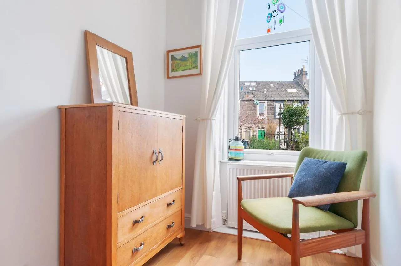 Cozy With Character Vibrant Cottage Style Flat At Leith Links Park Edinburgh 0*,  United Kingdom