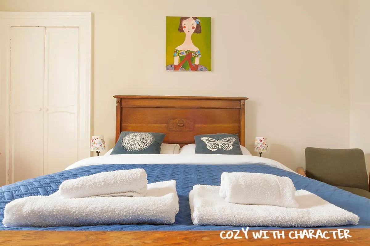 Cozy With Character Vibrant Cottage Style Flat At Leith Links Park Edinburgh